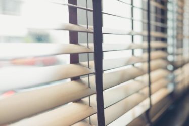Positive Differences between Office Curtains and Office Blinds